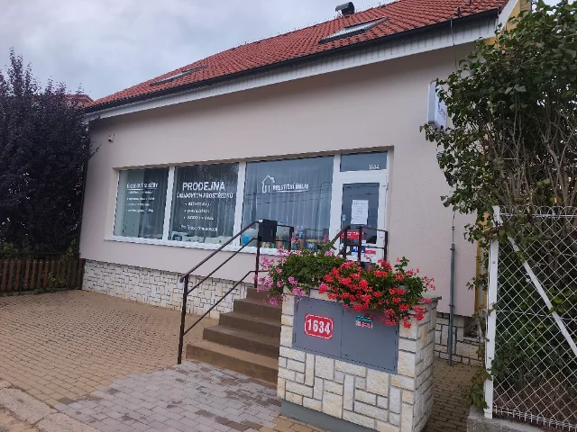 Obnova fasády silikonovou barvou.